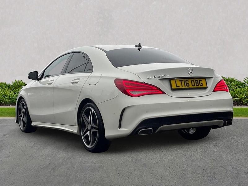 Used Mercedes CLA200 AMG 136 HP (100 kW) 2016 White Sedan