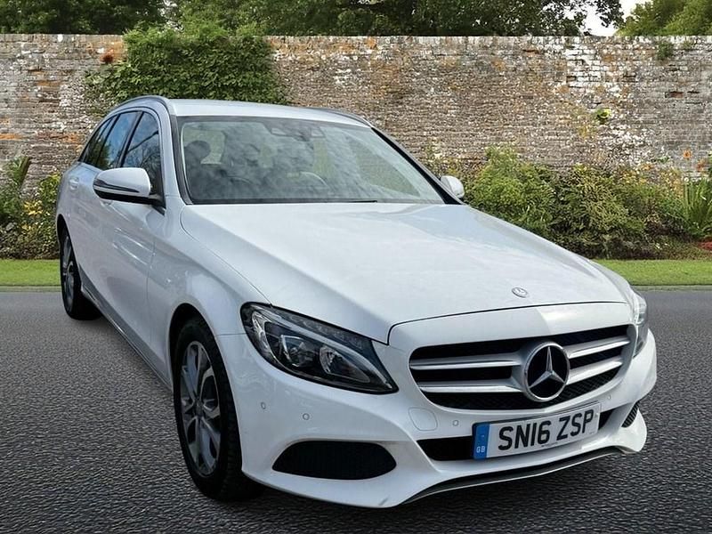Used Mercedes C200 136 HP (100 kW) 2016 White Estate