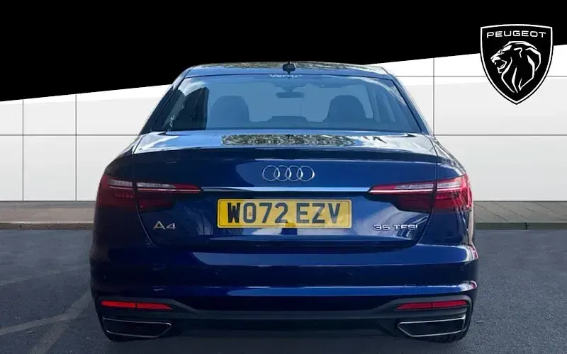 Used Audi A4 Comfort 150 HP (110 kW) 2023 Blue Sedan