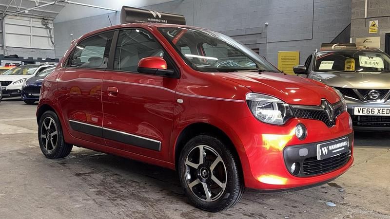 Used Renault Twingo Dynamique 90 HP (66 kW) 2016 Red Hatchback