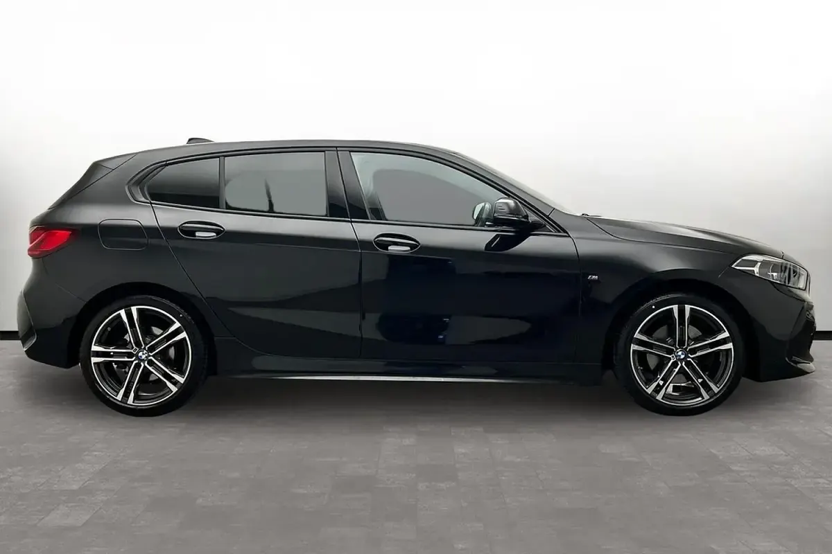 Used BMW 118 M Sport 134 HP (98 kW) 2023 Black Hatchback
