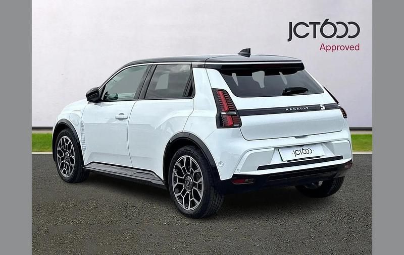 Used Renault R5 Komfort 108 kW (147 HP) 2025 Other Hatchback