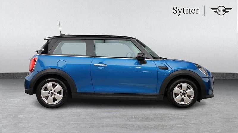 Used Mini Cooper Classic 134 HP (98 kW) 2023 Blue Hatchback