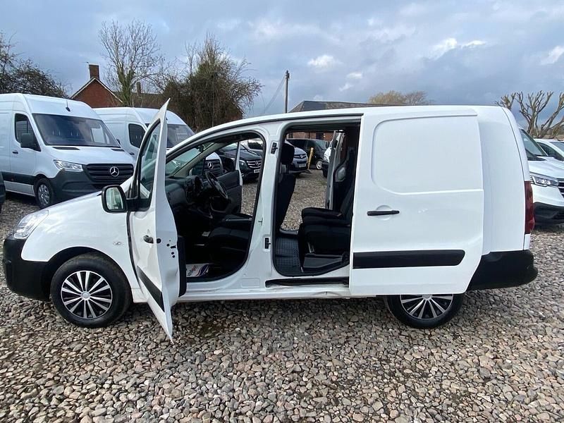Used Peugeot Partner S 2019 White MPV