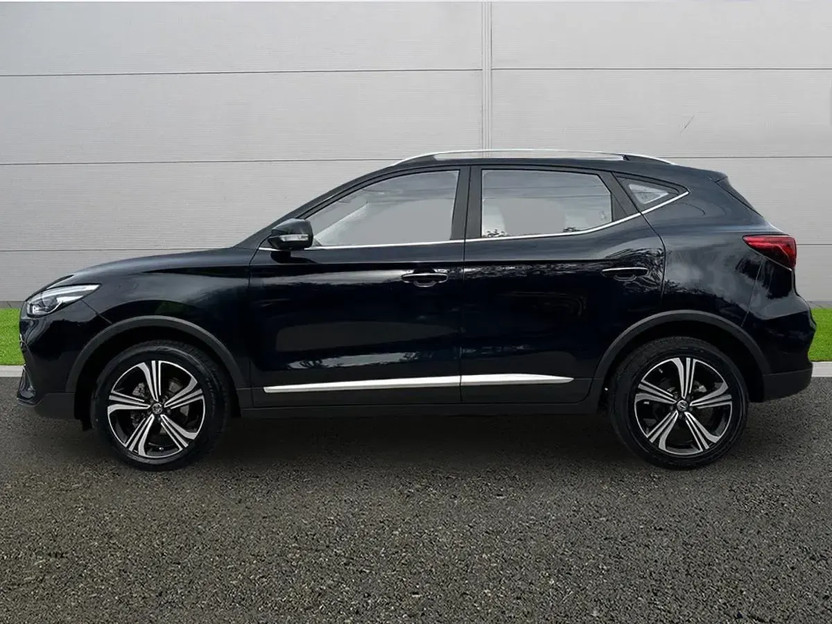 Usado MG ZS Excite 106 HP (77 kW) 2024 Preto SUV