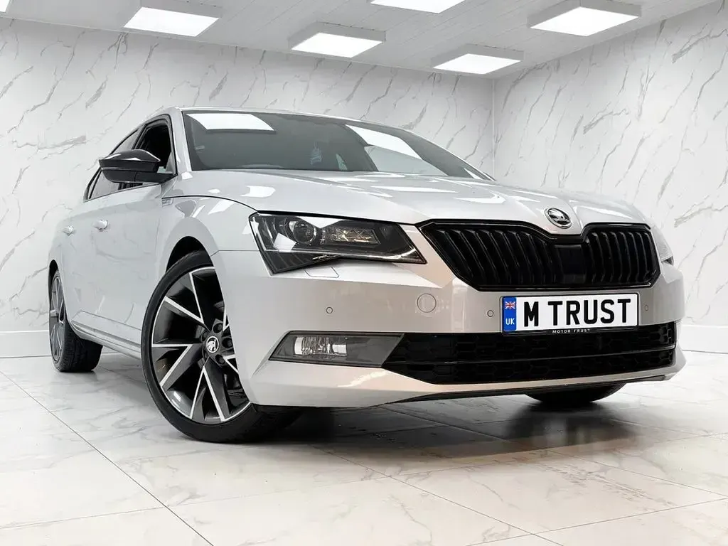 Used Skoda Superb SportLine 150 HP (110 kW) 2019 Silver Hatchback