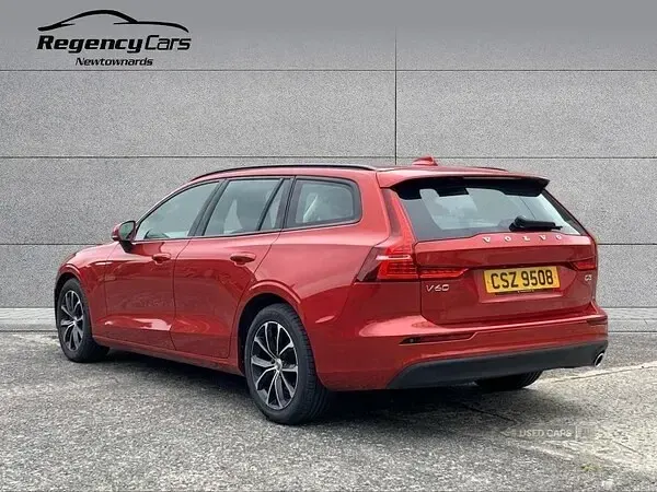 Used Volvo V60 Momentum 148 HP (108 kW) 2019 Red Estate