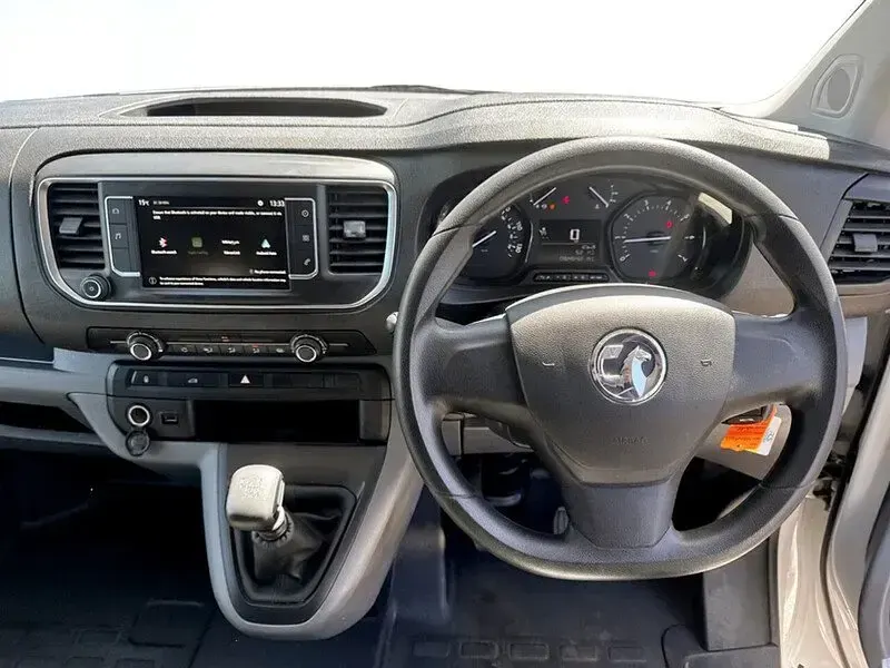 Used Vauxhall Vivaro 100 HP (73 kW) 2022 White MPV