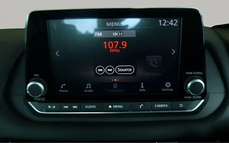 Used Nissan Qashqai Acenta Premium 140 HP (102 kW) 2023 Grey SUV
