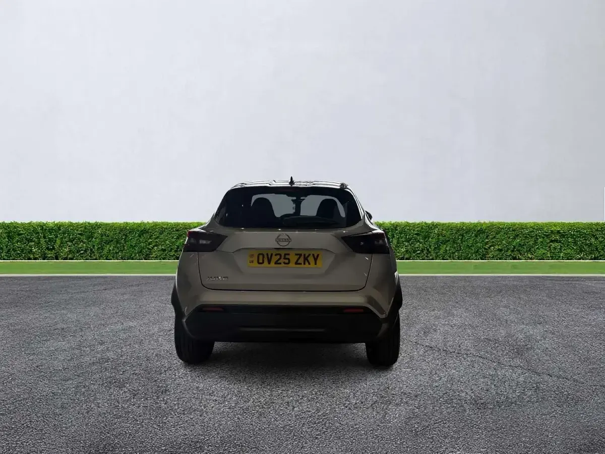 Used Nissan Juke N-Connecta 114 HP (83 kW) 2025 Silver SUV