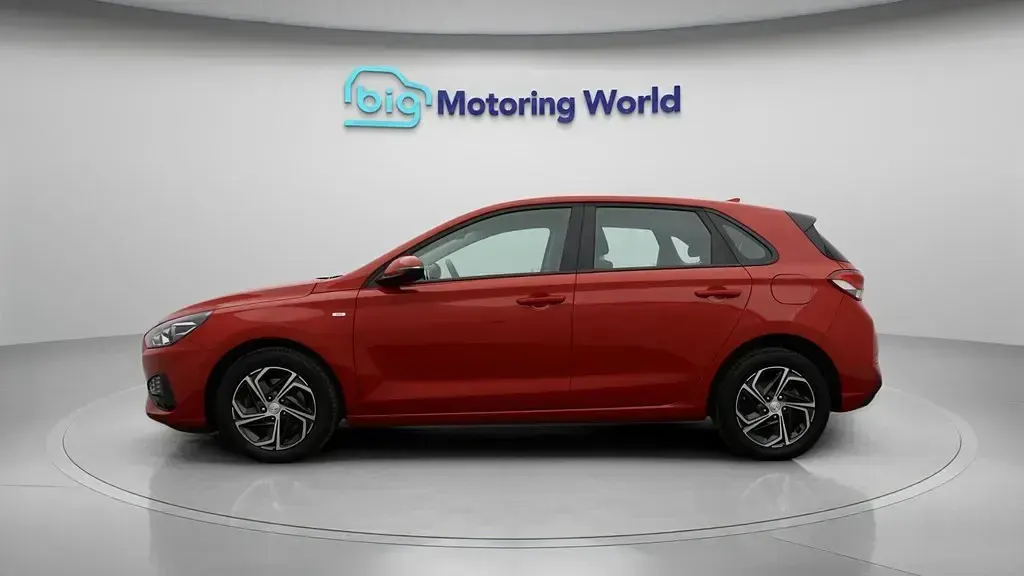 Used Hyundai i30 SE 120 HP (88 kW) 2024 Red Hatchback