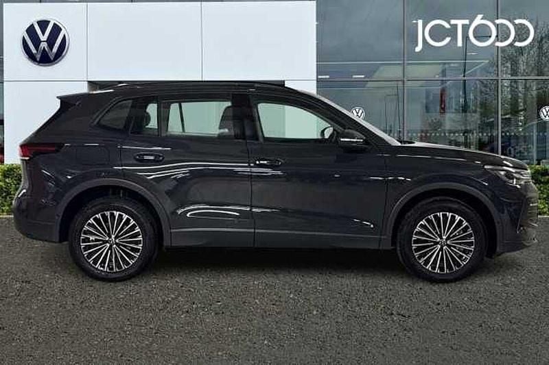 Usado VW Tiguan Life 204 CV (150 kW) 2025 Gris SUV