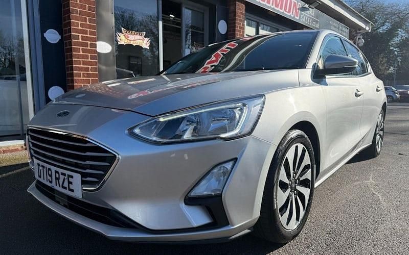 Used Ford Focus Zetec 120 HP (88 kW) 2019 Silver Hatchback