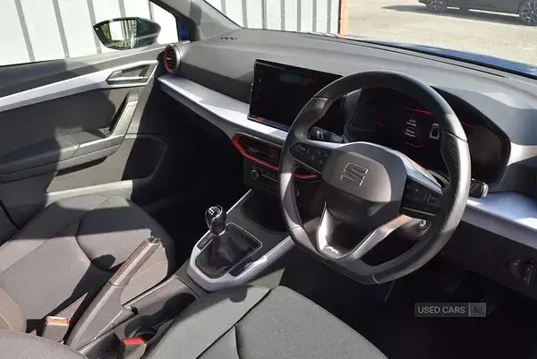 Used Seat Arona FR 115 HP (84 kW) 2024 Blue SUV