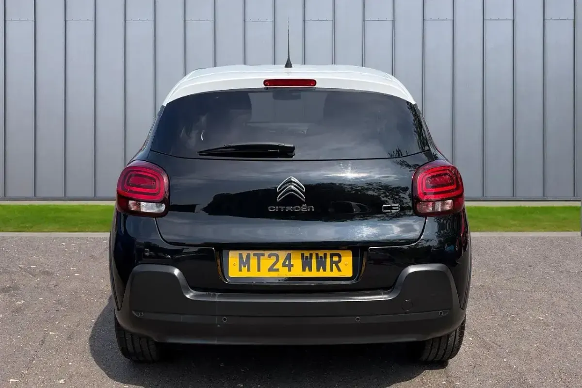 Used Citroën C3 PureTech 82 HP (60 kW) 2024 Black Hatchback