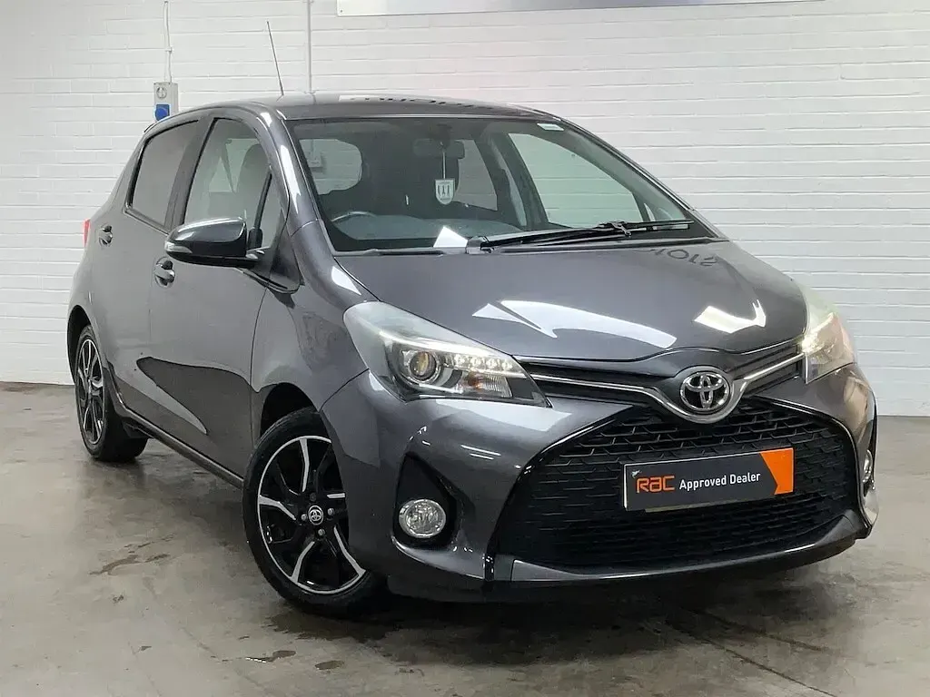 Used Toyota Yaris Sport 99 HP (72 kW) 2015 Grey Hatchback