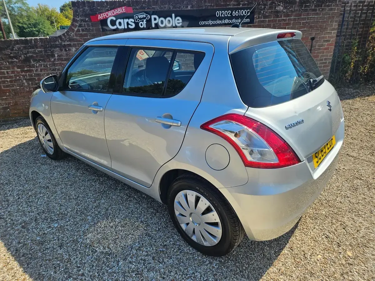 Used Suzuki Swift 94 HP (69 kW) 2014 Silver Hatchback