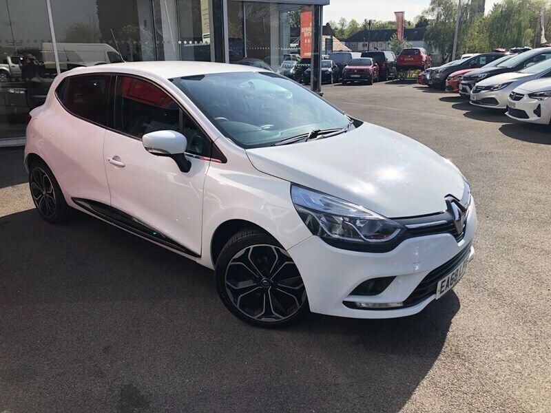 Used Renault Clio IV Iconic 90 HP (66 kW) 2018 White Hatchback