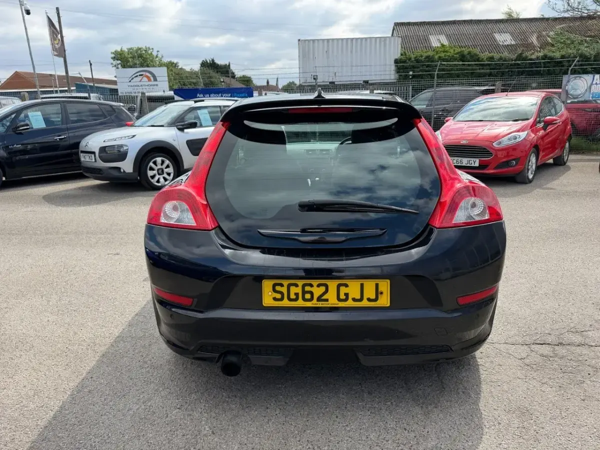 Used Volvo C30 R-Design 145 HP (106 kW) 2012 Black Hatchback
