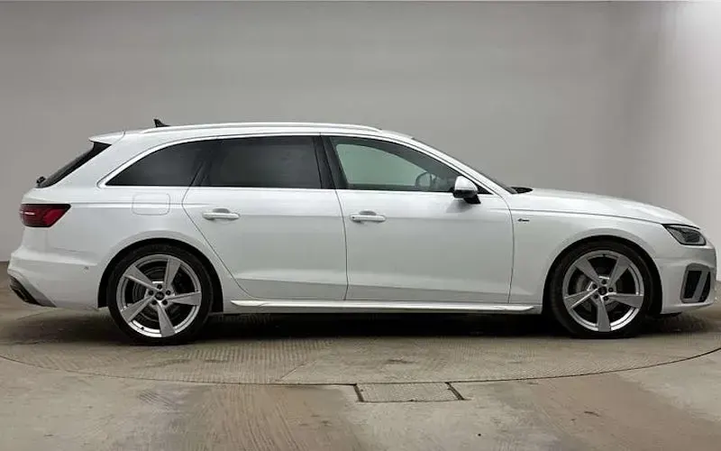 Used Audi A4 S-Line 204 HP (150 kW) 2025 Estate