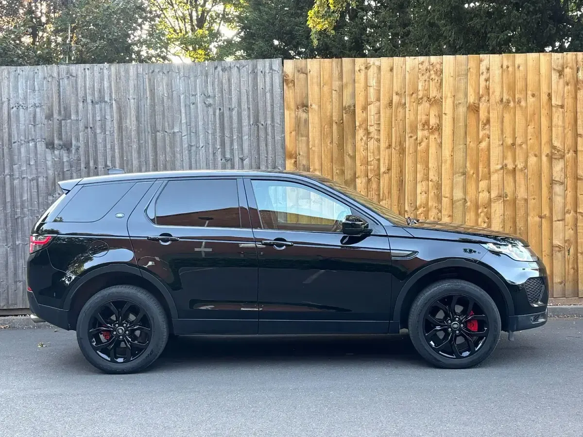 Used Land Rover Discovery 5 Landmark 2018 Black SUV
