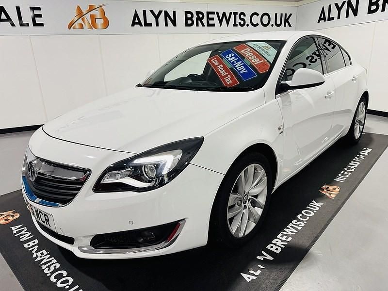 White Used 2016 Vauxhall Insignia SRi Hatchback | £4,999 (Fair price) - Image 1/4