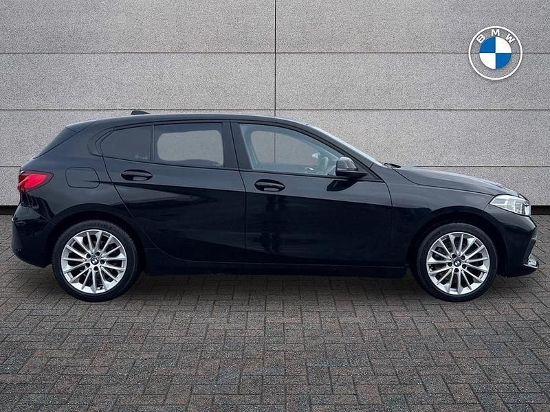 Used BMW 118 Sport Line 134 HP (98 kW) 2021 Black Hatchback