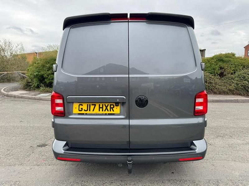 Used VW Transporter Trendline 150 HP (110 kW) 2017 Grey Van