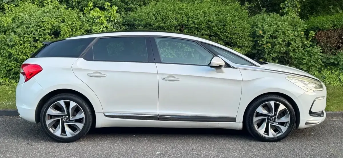 Używany Citroën DS5 2014 Biały Hatchback