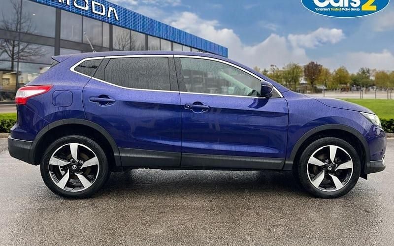 Used Nissan Qashqai N-Connecta 131 HP (96 kW) 2016 Blue SUV