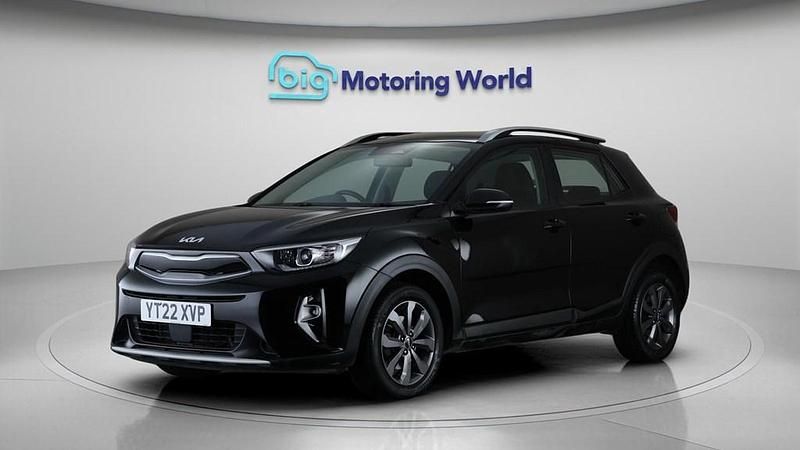 Second-hand Kia Stonic 99 CP (72 kW) 2022 Negru SUV