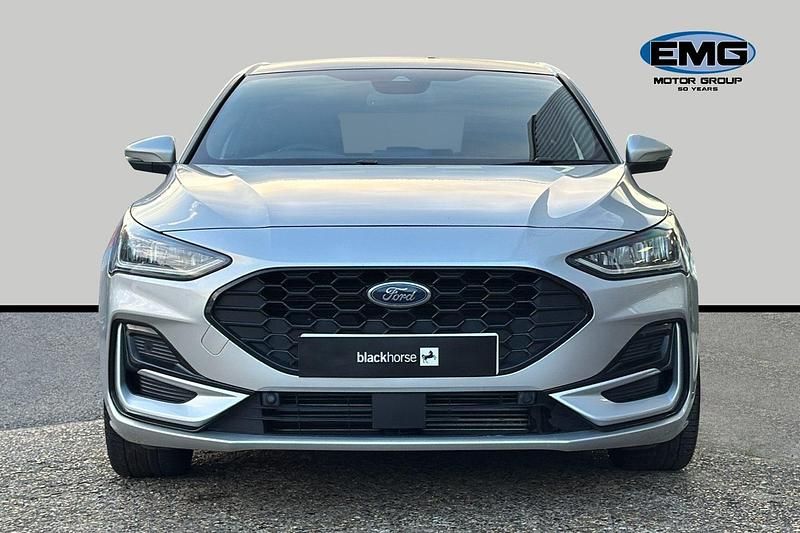 Used Ford Focus ST-Line 125 HP (91 kW) 2022 Silver Hatchback