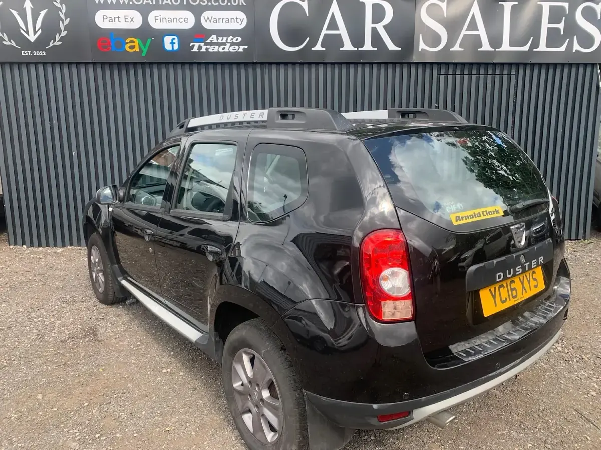 Used Dacia Duster Lauréate 110 HP (80 kW) 2016 Black SUV
