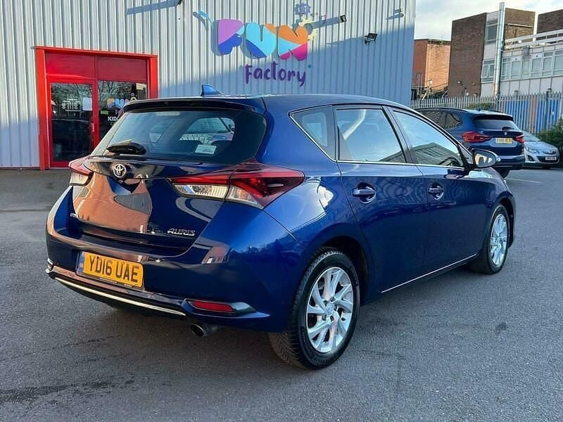 Used Toyota Auris 116 HP (85 kW) 2016 Blue