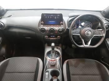 Usado Nissan Juke N-Connecta 117 HP (86 kW) 2020 Prateado SUV