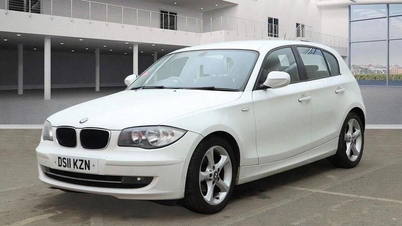 Used BMW 116 Sport Line 2011 White Hatchback