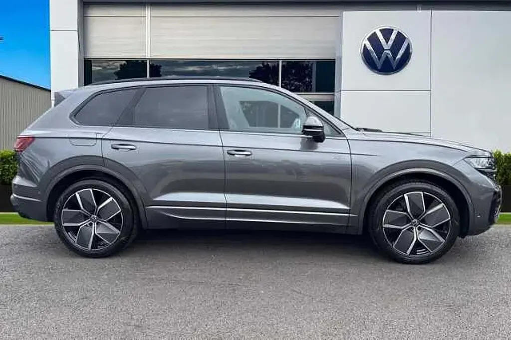 Used VW Touareg Black Edition 286 HP (210 kW) 2026 Grey SUV