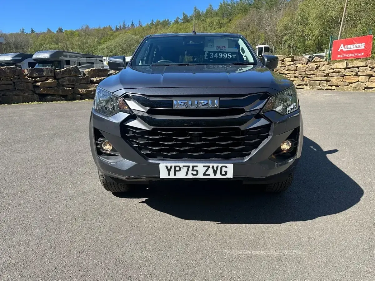 New Isuzu D-Max 2025 Grey Pickup