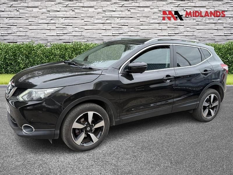 Used Nissan Qashqai N-Connecta 110 HP (80 kW) 2016 Black SUV