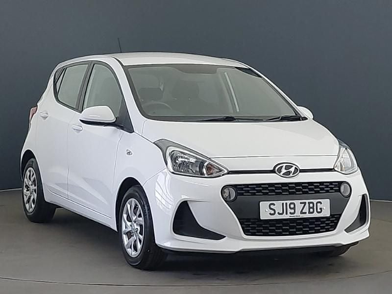White Used 2019 Hyundai i10 SE Hatchback | £7,498 (Good price) - Image 1/4