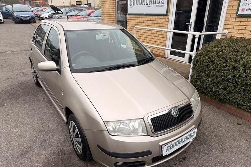 Used Skoda Fabia Ambiente 64 HP (47 kW) 2006 Sahara beige Hatchback