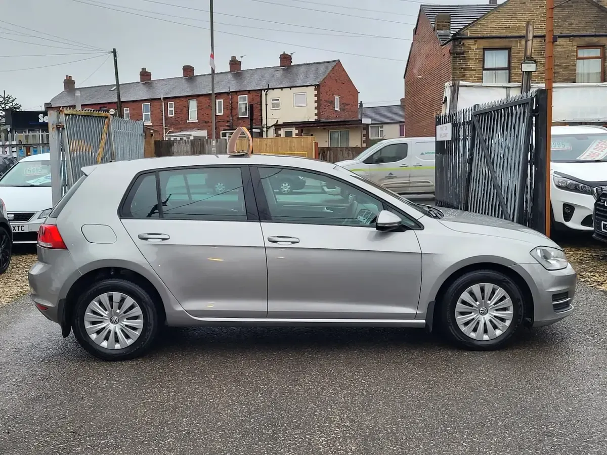 Used VW Golf VII S 105 HP (77 kW) 2015 Silver Hatchback