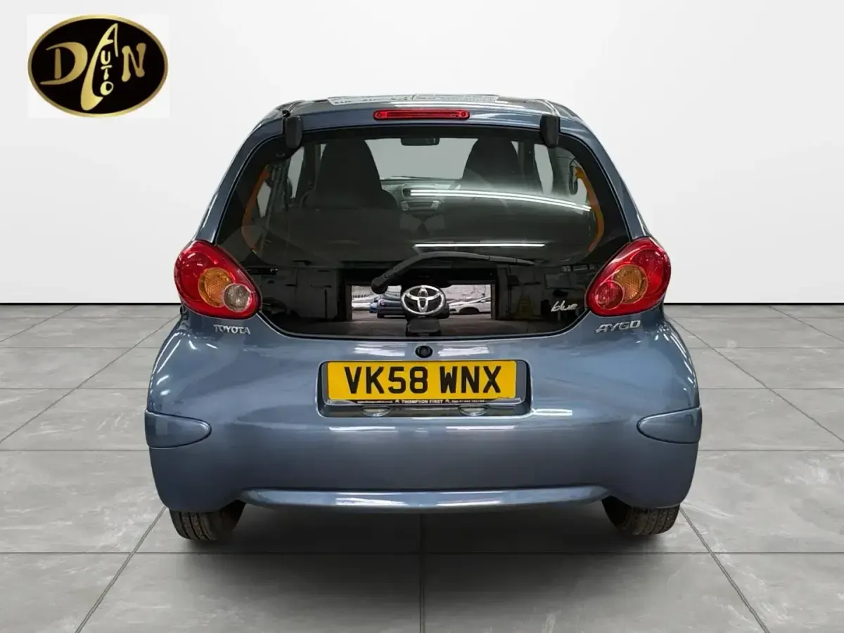Used Toyota Aygo 67 HP (49 kW) 2008 Blue Hatchback