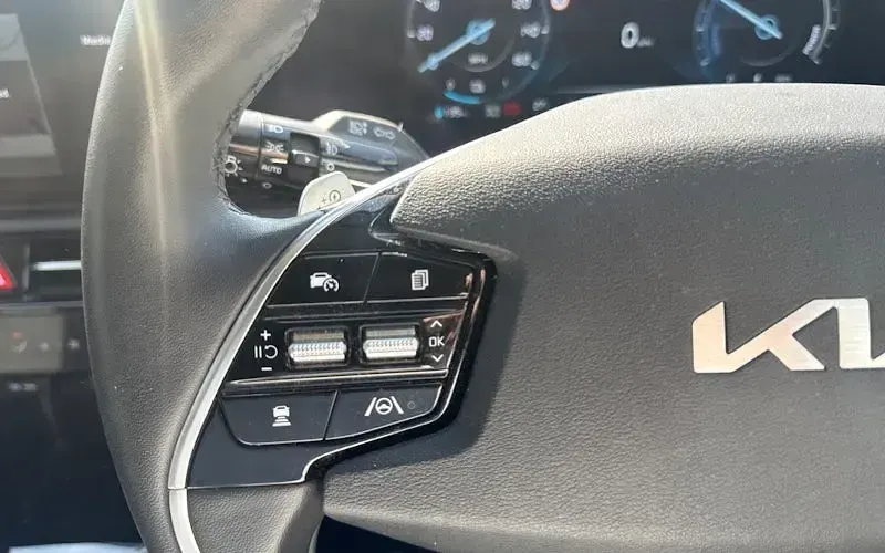 Used Kia e-Niro 150 kW (204 HP) 2025 White SUV