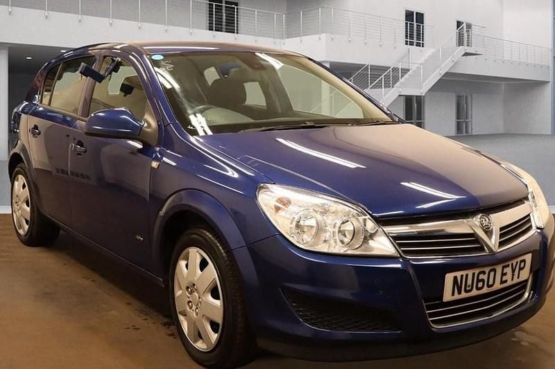 Blue Used 2010 Vauxhall Astra Active Hatchback | £1,100 (Good price) - Image 1/1