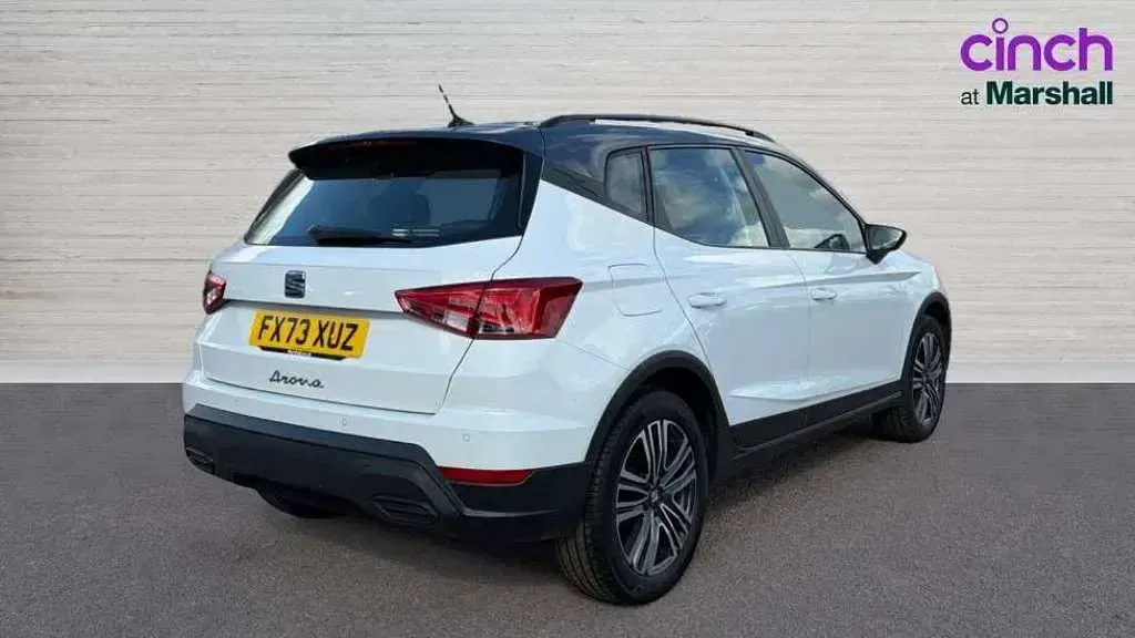 Used Seat Arona SE Technology 95 HP (69 kW) 2023 White SUV