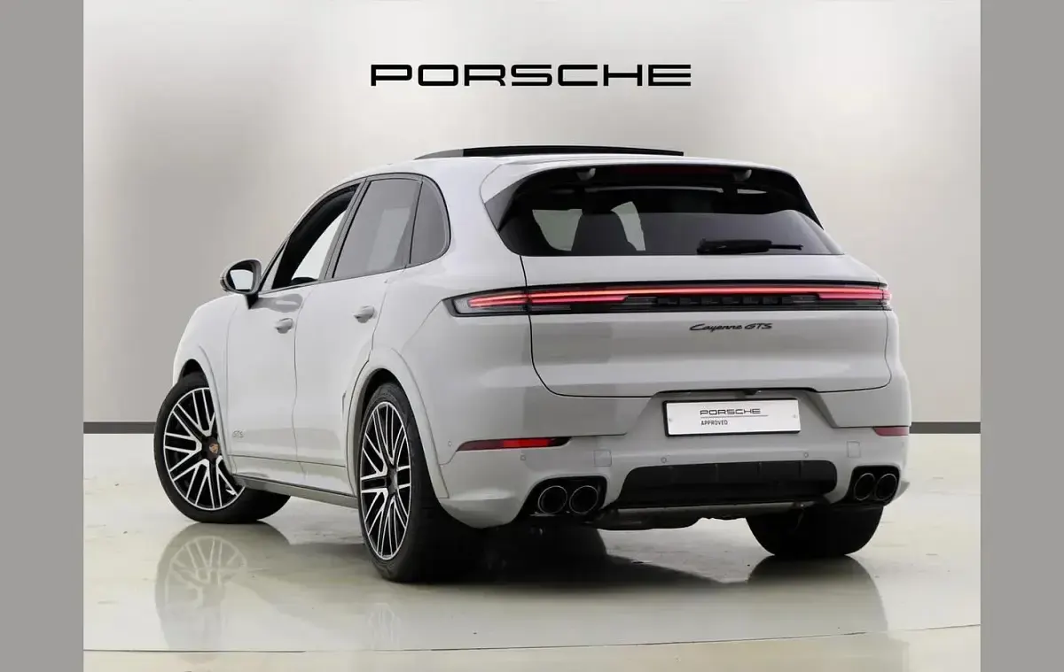 Used Porsche Cayenne 493 HP (362 kW) 2025 Grey SUV