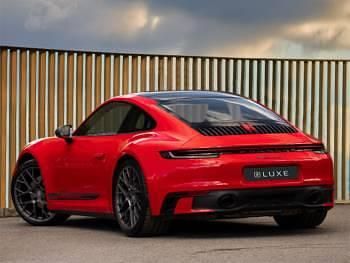 Used Porsche 911 385 HP (283 kW) 2024 Red Coupe