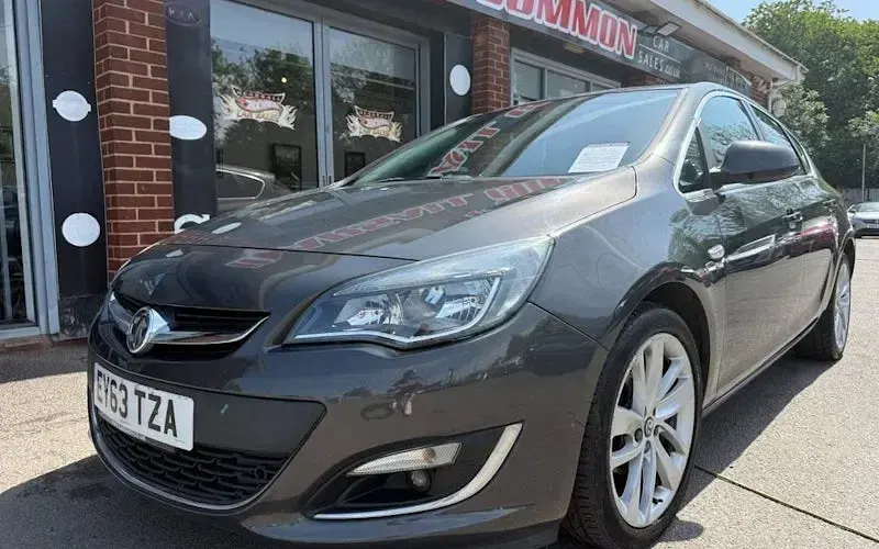 Gebraucht Vauxhall Astra SRi 140 PS (102 kW) 2014 Grau Kleinwagen