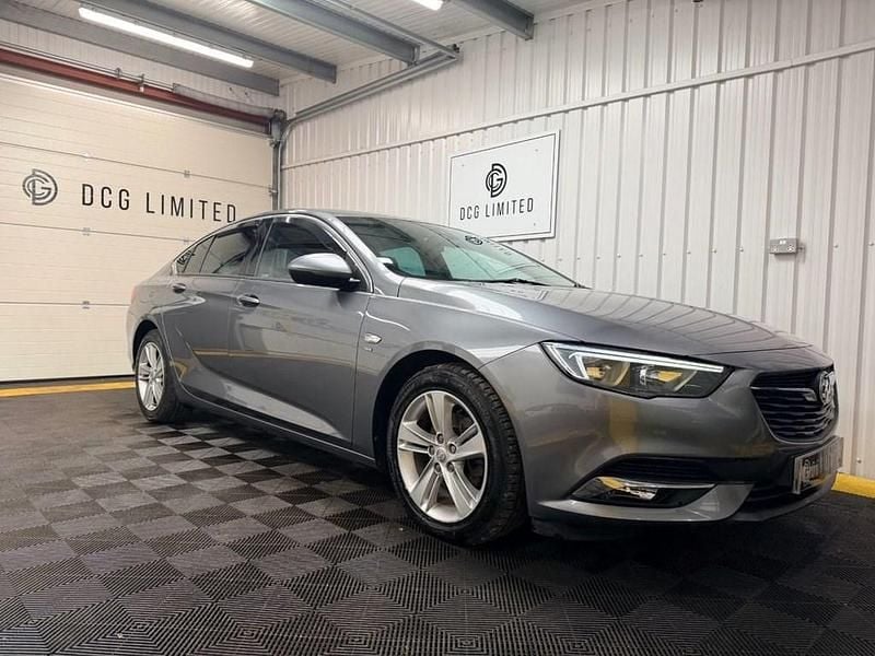 Second-hand Vauxhall Insignia Sport 136 CP (100 kW) 2017 Gri Hatchback
